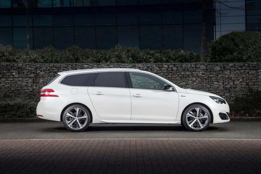  Peugeot 308 GT Line SW 2015 года  (UK) (фото 5 из 10)